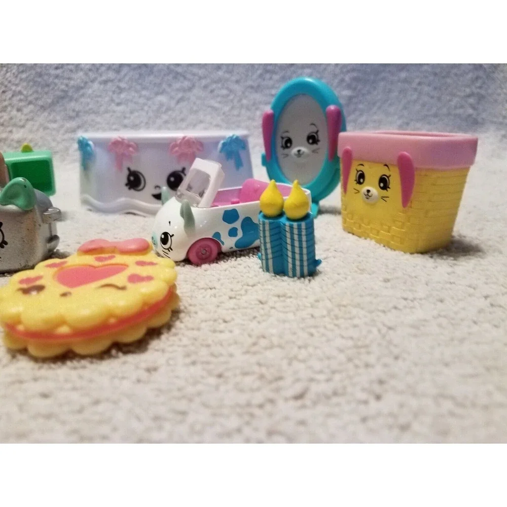 Lot 9 items‎ Shopkins Ice cream parlor and kitty dinner party